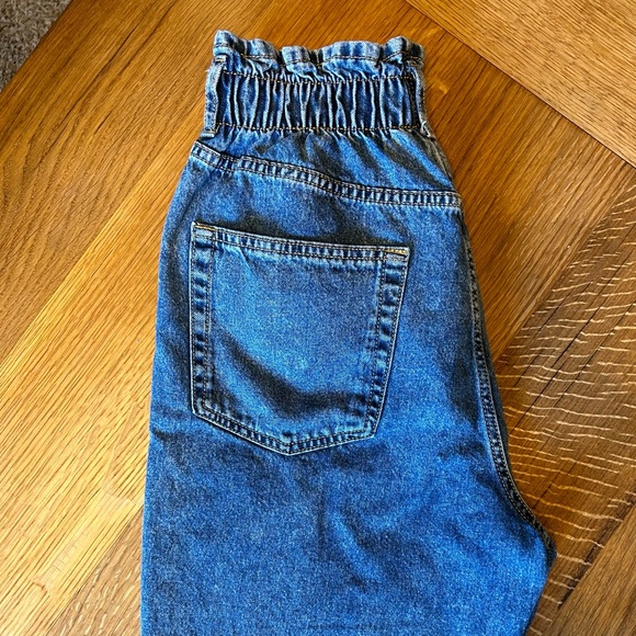 H&M DIVIDED Paper-bag Mom Jeans - Picture 3 of 12